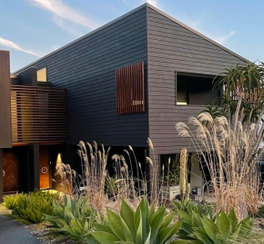 Hyams Beach House A - Brand new lux beach Oasis
